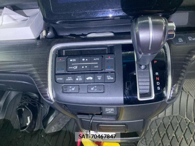 Honda STEP WGN 2016-03 7394293-19
