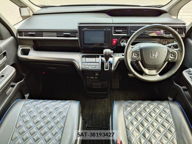 Honda STEP WGN 2018-03 7458099-1