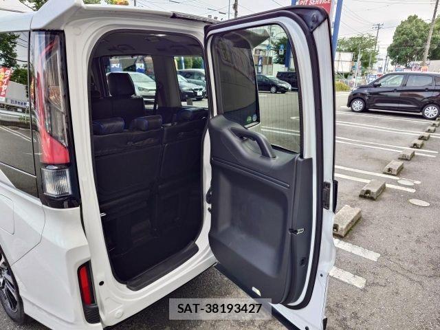 Honda STEP WGN 2018-03 7458099-24