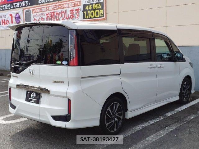 Honda STEP WGN 2018-03 7458099-2