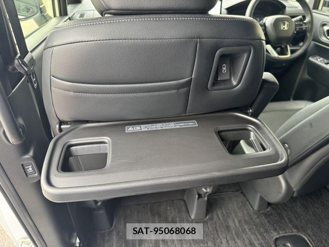 Honda STEP WGN 2024-02 7458096-16