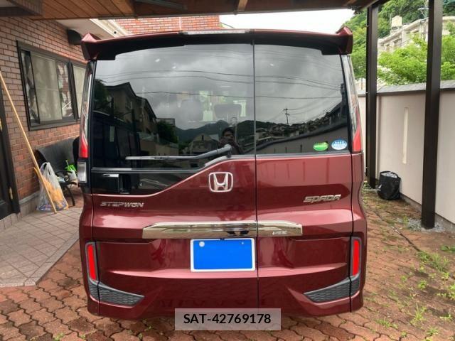 Honda STEP WGN 2018-06 7562916-11