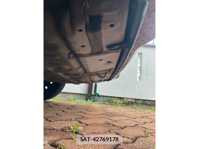 Honda STEP WGN 2018-06 7562916-12