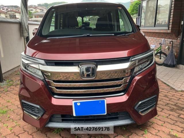 Honda STEP WGN 2018-06 7562916-1