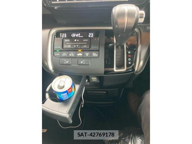 Honda STEP WGN 2018-06 7562916-22