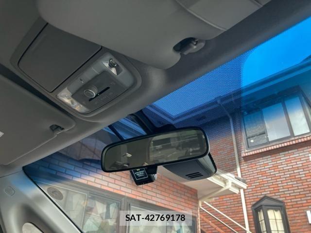 Honda STEP WGN 2018-06 7562916-23