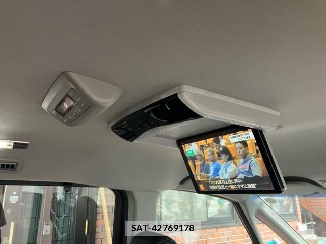 Honda STEP WGN 2018-06 7562916-26