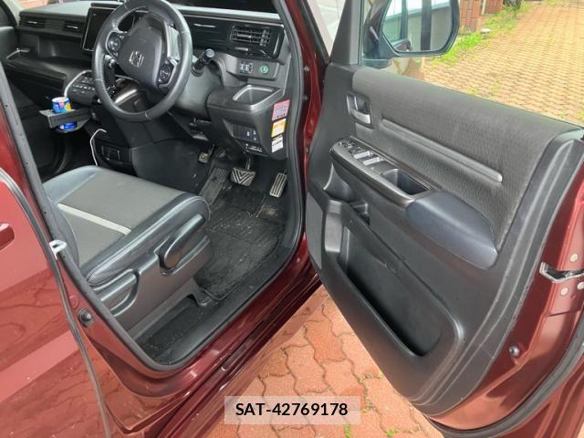 Honda STEP WGN 2018-06 7562916-5