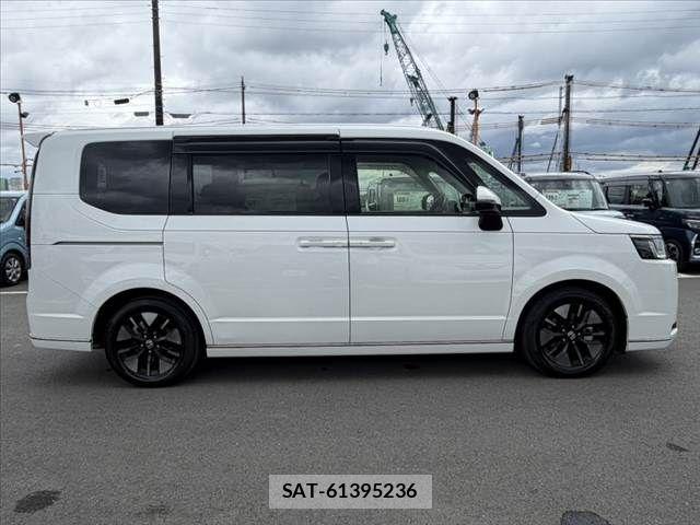 Honda STEP WGN 2022-10 7562915-11
