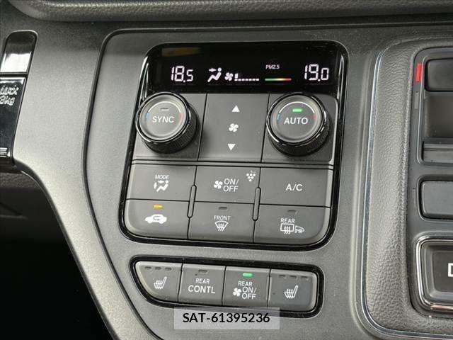 Honda STEP WGN 2022-10 7562915-3