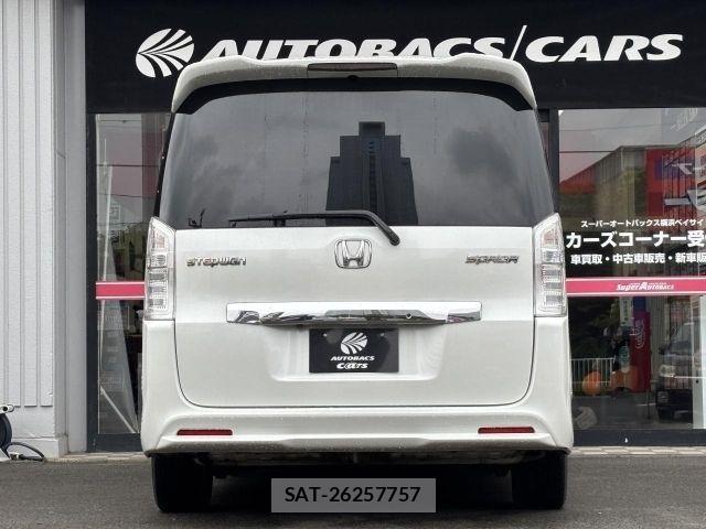 Honda STEP WGN 2013-08 7562921-22