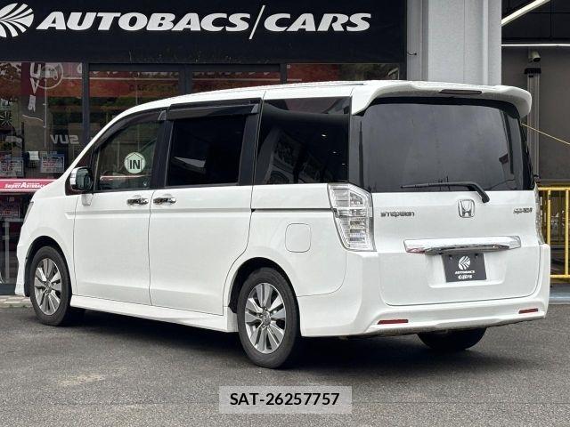 Honda STEP WGN 2013-08 7562921-23
