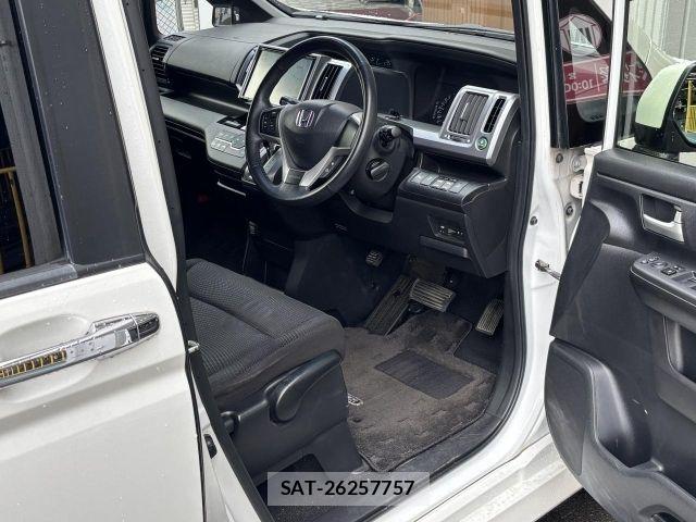Honda STEP WGN 2013-08 7562921-3