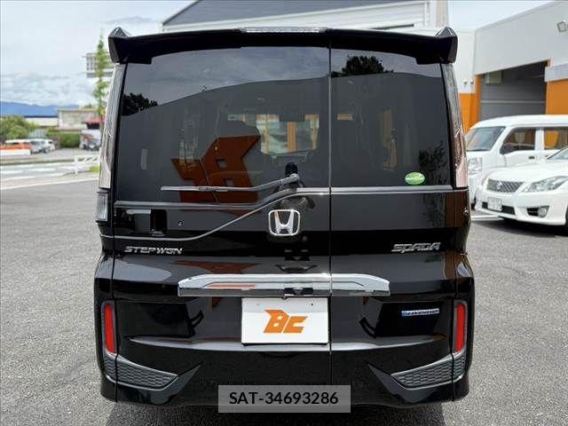 Honda STEP WGN 2018-03 7562918-13