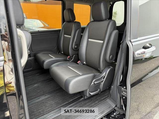Honda STEP WGN 2018-03 7562918-17