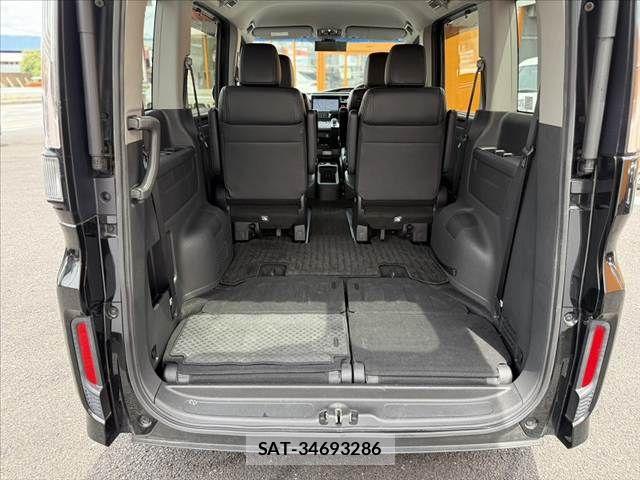 Honda STEP WGN 2018-03 7562918-18