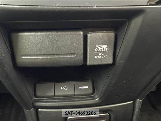 Honda STEP WGN 2018-03 7562918-27