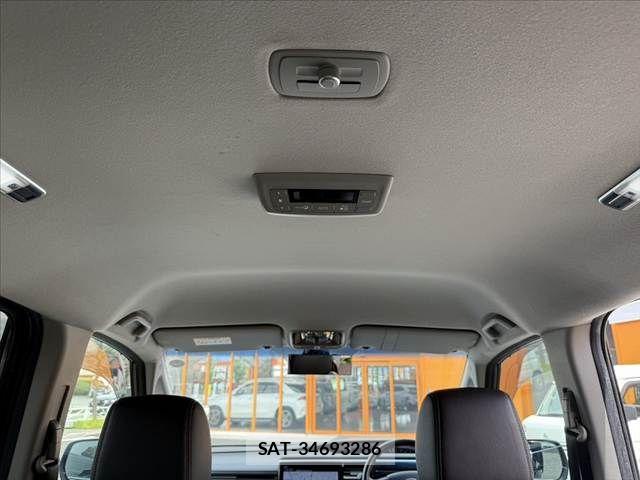 Honda STEP WGN 2018-03 7562918-28