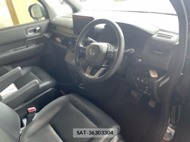 Honda STEP WGN 2023-02 7562907-9