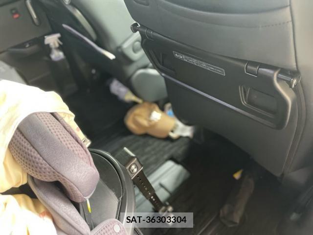Honda STEP WGN 2023-02 7562907-13