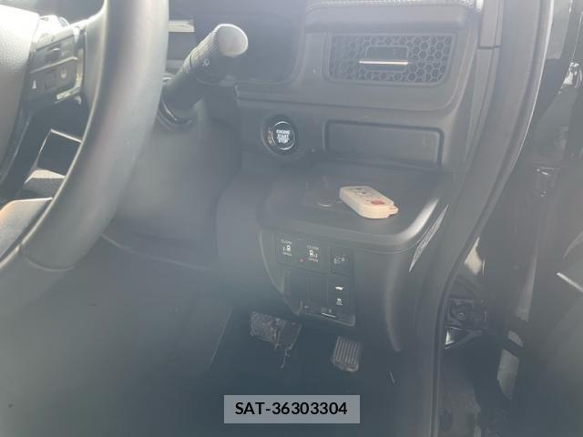 Honda STEP WGN 2023-02 7562907-14