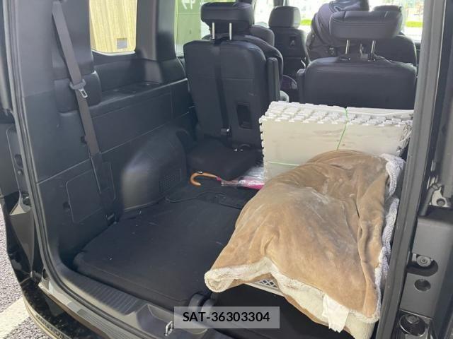 Honda STEP WGN 2023-02 7562907-24