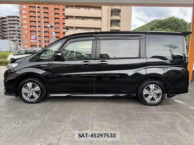 Honda STEP WGN 2018-03 7620374-11