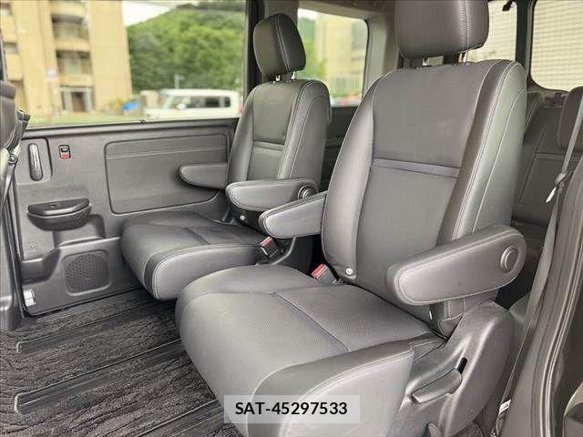 Honda STEP WGN 2018-03 7620374-18