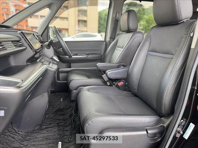 Honda STEP WGN 2018-03 7620374-19