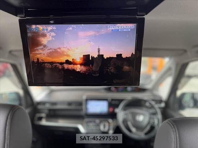 Honda STEP WGN 2018-03 7620374-3