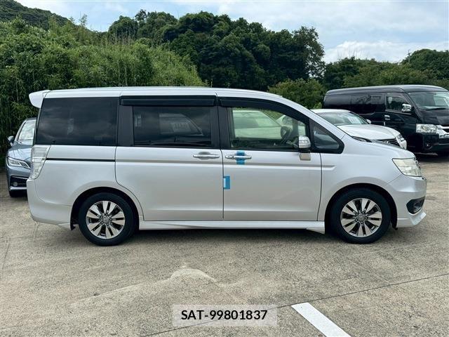 Honda STEP WGN 2014-03 7620381-17