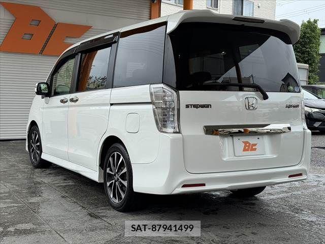 Honda STEP WGN 2014-03 7620391-11