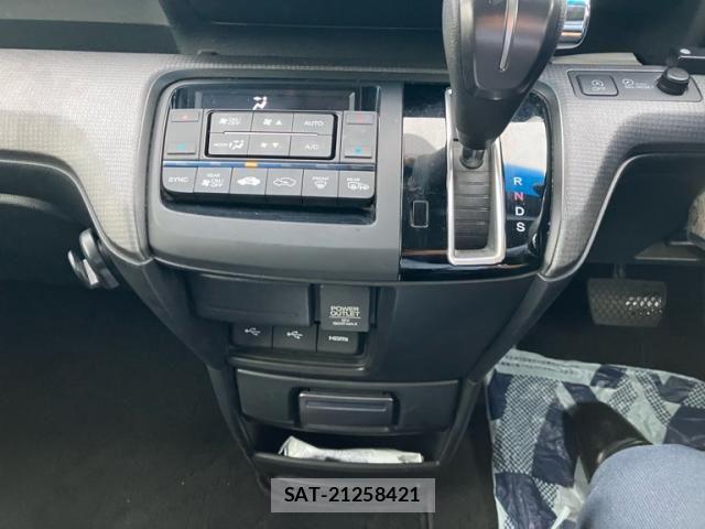 Honda STEP WGN 2015-10 7620375-17