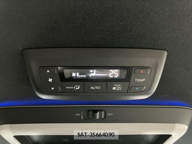 Honda STEP WGN 2023-12 7789482-15