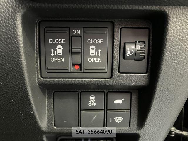 Honda STEP WGN 2023-12 7789482-16