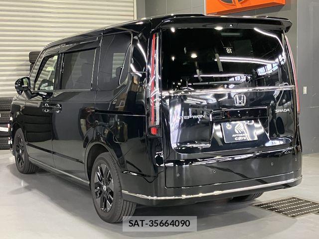 Honda STEP WGN 2023-12 7789482-3