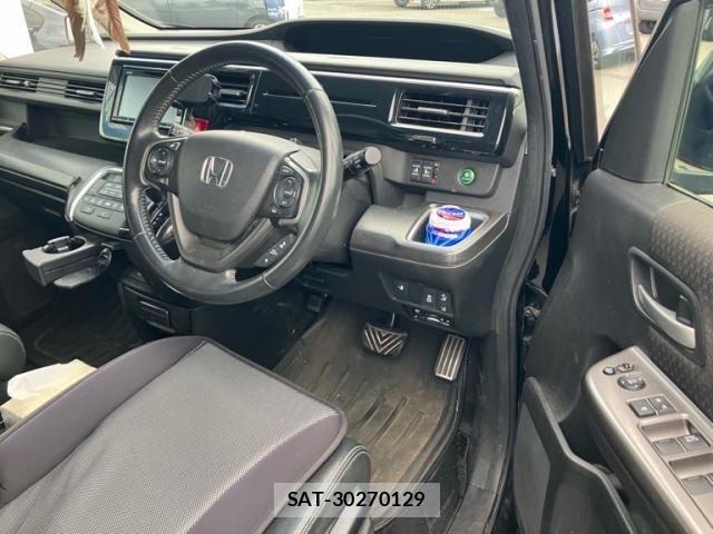 Honda STEP WGN 2018-02 7789469-10