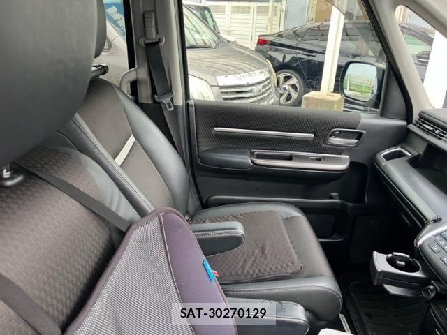 Honda STEP WGN 2018-02 7789469-13