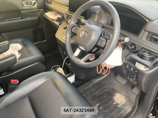 Honda STEP WGN 2024-03 7789473-15