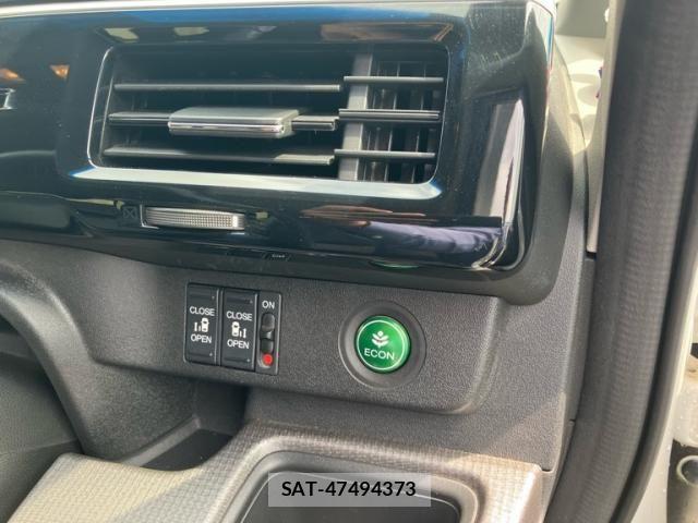 Honda STEP WGN 2019-09 7789470-17