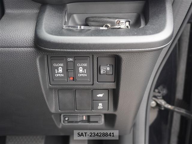 Honda STEP WGN 2023-04 7789475-10