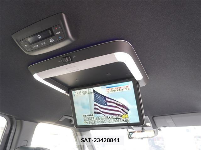 Honda STEP WGN 2023-04 7789475-12