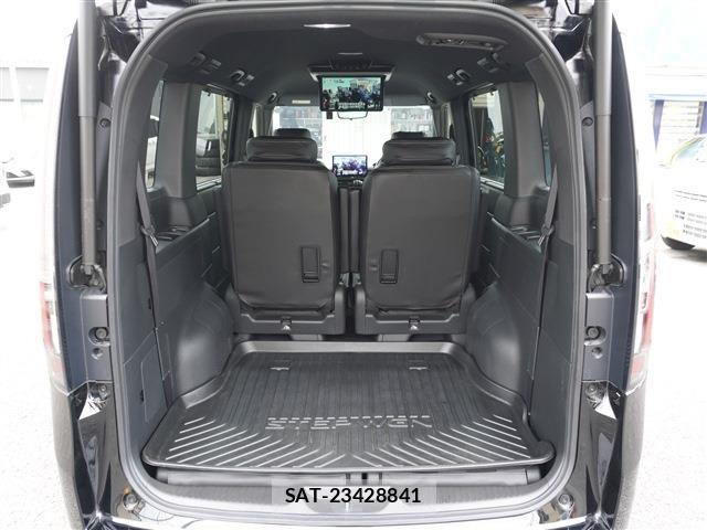 Honda STEP WGN 2023-04 7789475-15