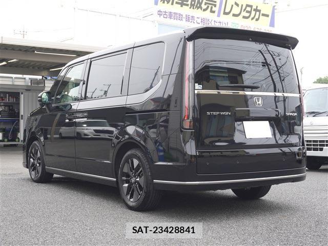 Honda STEP WGN 2023-04 7789475-2