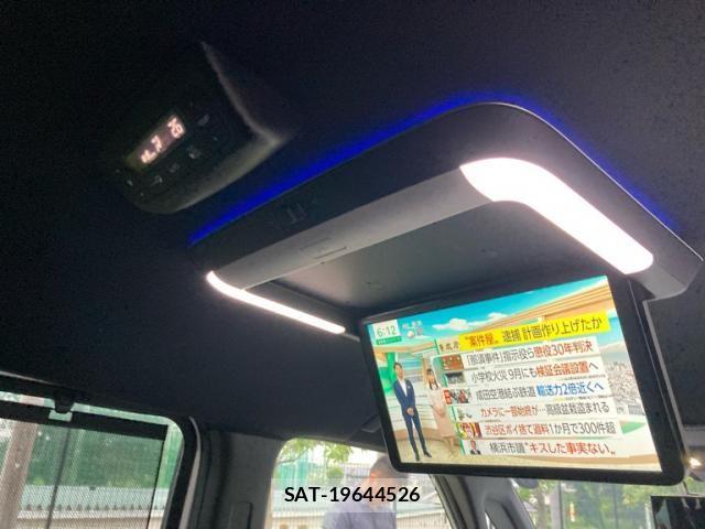 Honda STEP WGN 2023-04 7879658-10