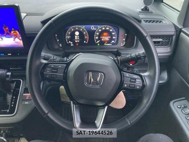 Honda STEP WGN 2023-04 7879658-16