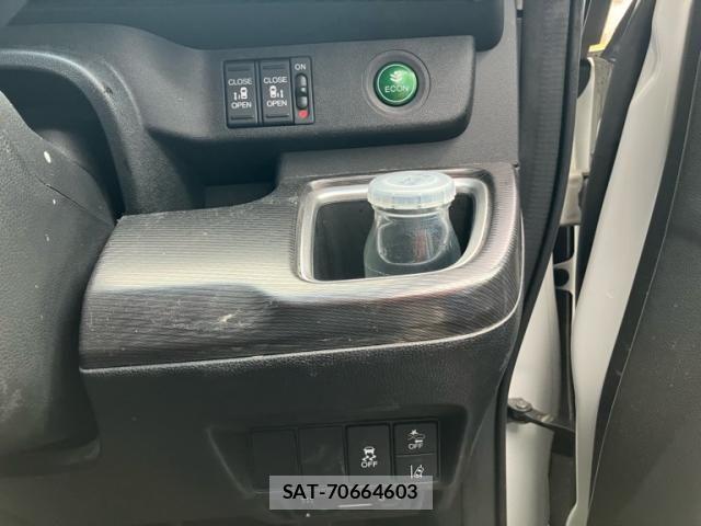Honda STEP WGN 2019-09 7879666-16