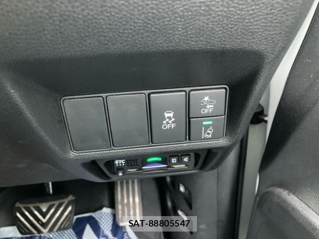 Honda STEP WGN 2018-03 7879662-19