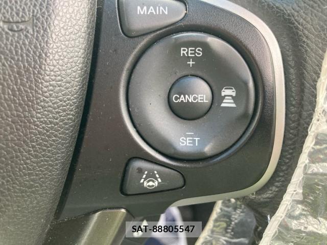 Honda STEP WGN 2018-03 7879662-20