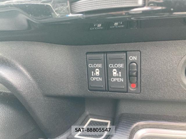 Honda STEP WGN 2018-03 7879662-21